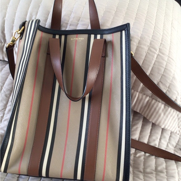 Burberry Bag - Picture 1 of 2